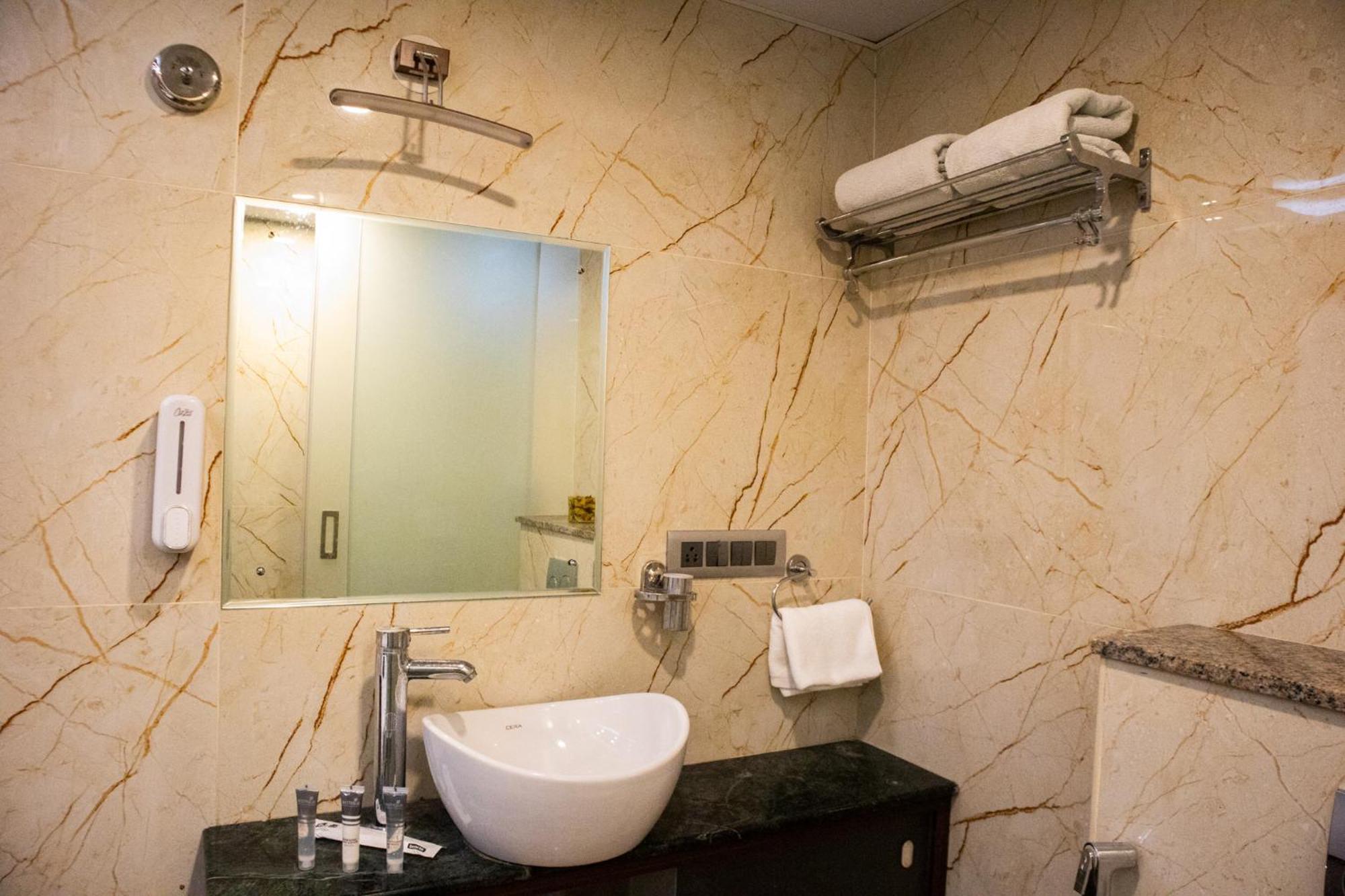 Mystic Apartotel Hebbal บังกาลอร์ ภายนอก รูปภาพ